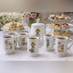 HOLLY HOBBIE Tea Set with Illustrated Designs